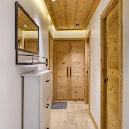 In Out Serviced In Megève